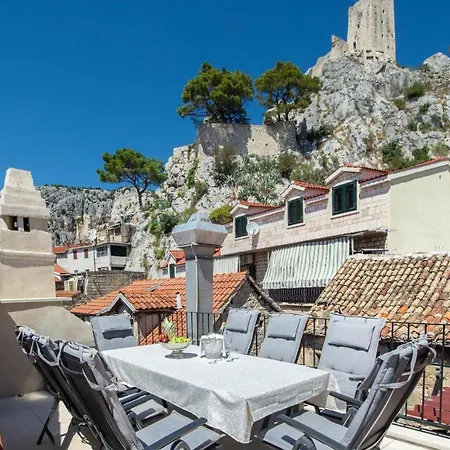 Ferienhaus Awesome In With House A Mountain View Omiš