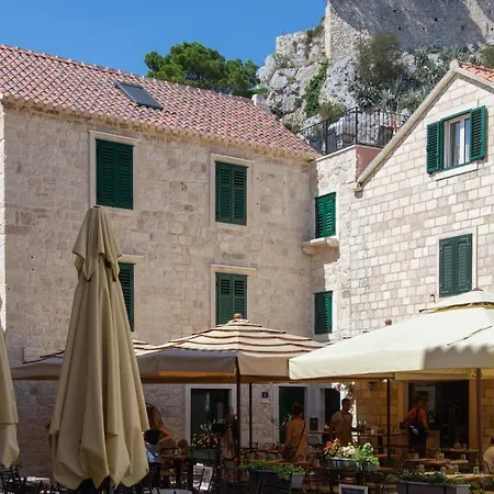 Ferienhaus Awesome In With House A Mountain View Omiš